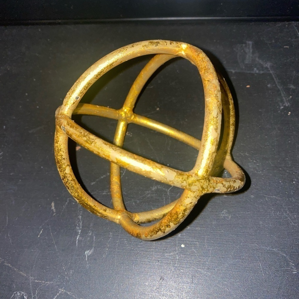 Distressed Orb Decor - Picture 5 of 6